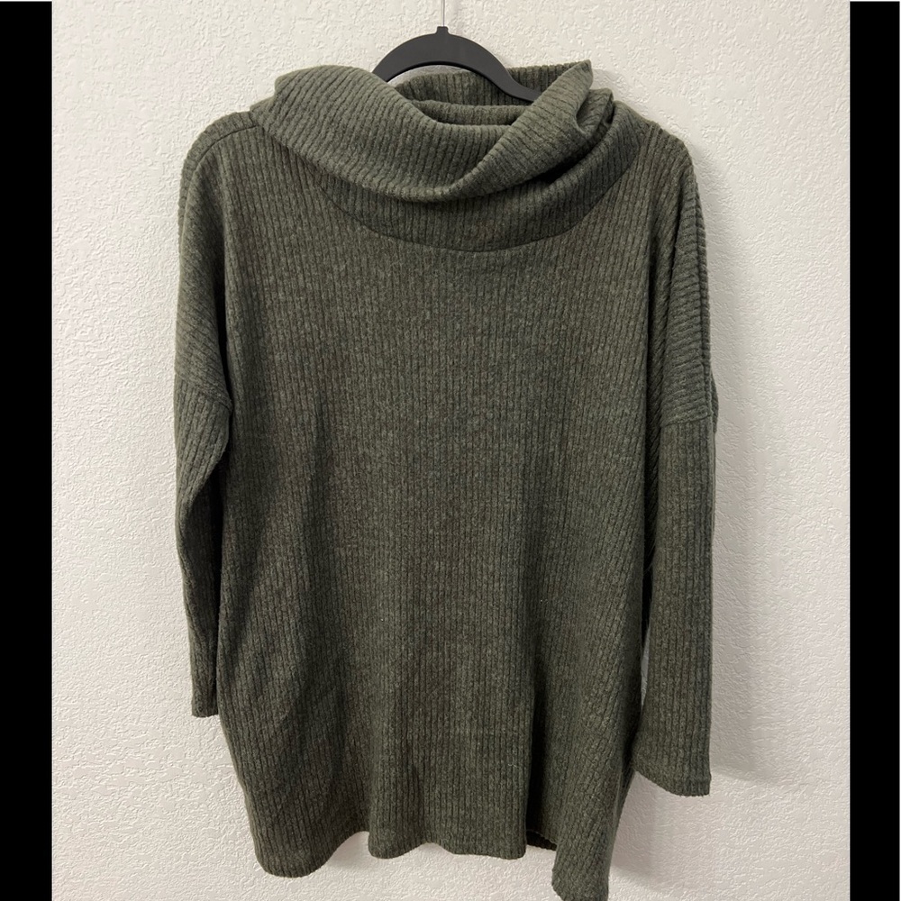 Adrienne sweater size small